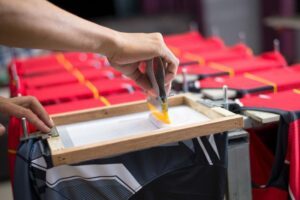 Somos uma indústria de máquinas e equipamentos para serigrafia, sublimação e estamparia. Produzimos prensas térmicas de pequeno e grande porte, manuais e automáticas, mesas térmicas, polemirizadoras, estufa, carrosseis sublimáticos, carrosseis para aplicação de DTG e DTFG e mais uma grande variedade de máquinas e acessórios para o segmento têxtil.
