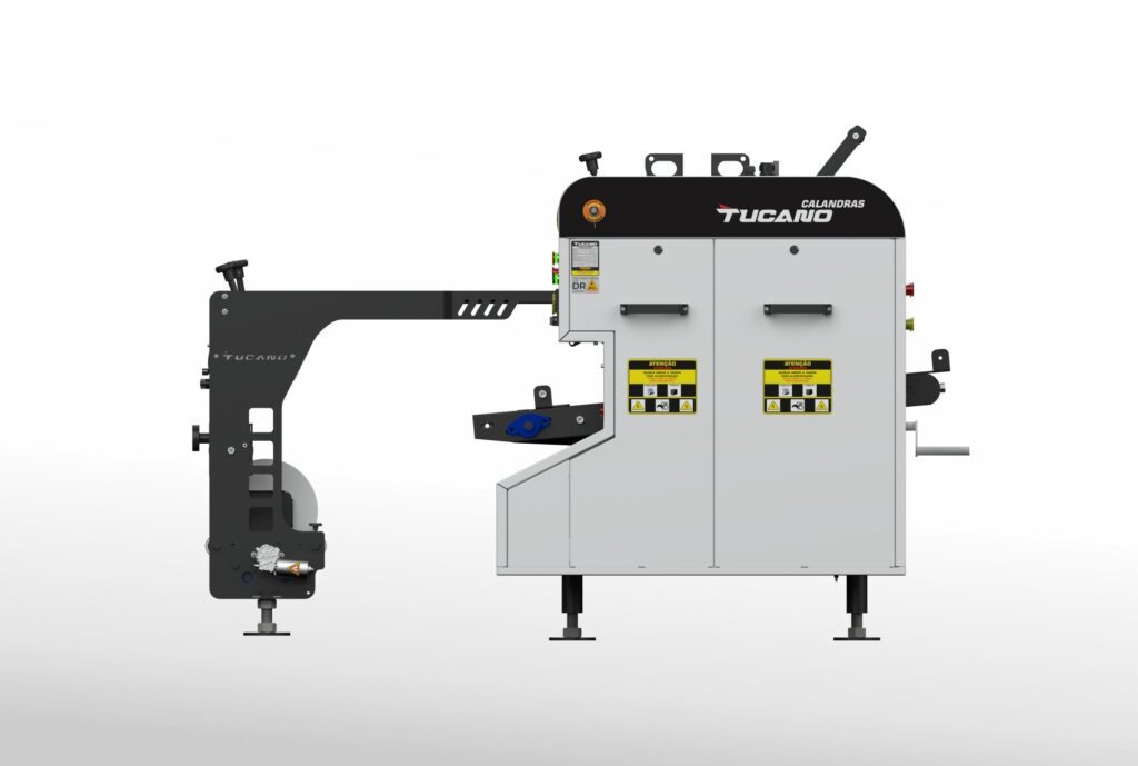 Somos uma indústria brasileira com alma inovadora e espírito industrial. Com sede em Goiânia (GO) e atuação nacional e internacional, somos especialistas no desenvolvimento e fabricação de máquinas e soluções para estamparia, serigrafia, sublimação e impressão têxtil. Nossa missão é clara: entregar tecnologia de ponta com eficiência real para o setor têxtil, aliando performance, durabilidade e suporte técnico de verdade. Mais do que vender máquinas, oferecemos soluções pensadas para aumentar a produtividade, padronizar processos e tornar o negócio dos nossos clientes mais lucrativo.