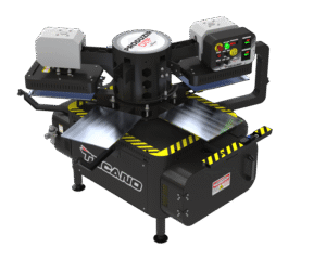 O Carrossel Produzir DTF é um equipamento robusto, projetado para alta produtividade, ideal para prensagens contínuas de impressões em DTF. Ele possui 5 berços de 45x35 cm, e duas prensas PP 450 dedicadas ao trabalho de prensagem de DTF's. Seu grande diferencial é que as bases das prensas já estão integradas diretamente a base do carrossel, oferecendo uma operação mais fluida e otimizada. APLICAÇÃO / APLICACCIÓN Destinado ao processo de DTF em peças de tamanhos A4, A3 e A3+. Permite o trabalho com peças já fechadas, viabilizando o encaixe para não contaminação do avesso da peça. Destinado al proceso DTF en piezas de tamaño A4, A3 y A3+. Permite trabajar con piezas cerradas haciendo posible encajarlas para no contaminarlas contaminación.