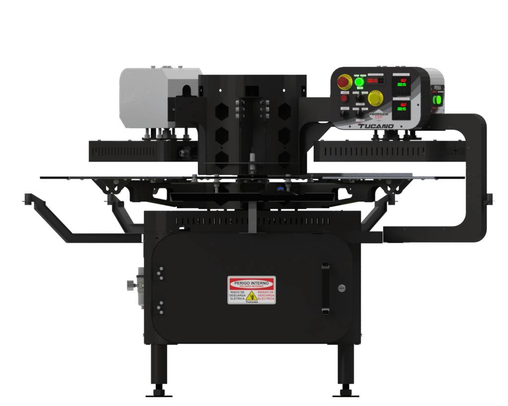 O Carrossel Produzir DTF é um equipamento robusto, projetado para alta produtividade, ideal para prensagens contínuas de impressões em DTF. Ele possui 5 berços de 45x35 cm, e duas prensas PP 450 dedicadas ao trabalho de prensagem de DTF's. Seu grande diferencial é que as bases das prensas já estão integradas diretamente a base do carrossel, oferecendo uma operação mais fluida e otimizada. APLICAÇÃO / APLICACCIÓN Destinado ao processo de DTF em peças de tamanhos A4, A3 e A3+. Permite o trabalho com peças já fechadas, viabilizando o encaixe para não contaminação do avesso da peça. Destinado al proceso DTF en piezas de tamaño A4, A3 y A3+. Permite trabajar con piezas cerradas haciendo posible encajarlas para no contaminarlas contaminación.