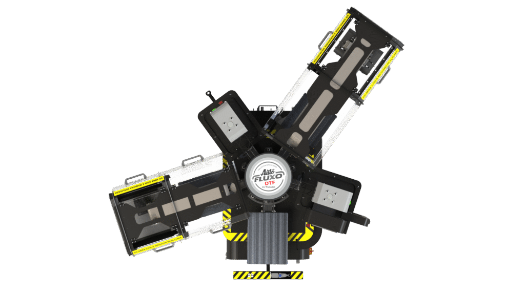 O carrossel AUTO FLUXO DTF é um equipamento automatizado projetado para alta produção de prensagens contínuas de impressões em DTF. Equipado com um alimentador DTF que posiciona o filme no berço para iniciar o processo, e um extrator automático para remoção do filme já prensado, possui capacidade para 5 berços de 45x35 cm e duas prensas PP 450.