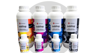 Quando falamos em impressão por sublimação, a qualidade da tinta é um dos fatores que mais influenciam o resultado final. É ela que define a vivacidade das cores, a fidelidade das estampas e a resistência do produto após a transferência térmica.