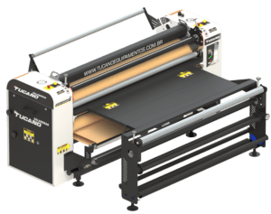 Desenvolvida para quem produz em escala e exige máxima qualidade, a FlexSystem 250 Cromax reúne automação, precisão térmica e engenharia industrial em uma única solução. Um equipamento criado para reduzir desperdícios, aumentar a eficiência operacional e entregar estampas com padrão profissional em cada metro produzido.